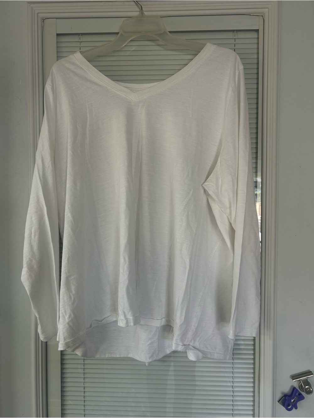 Sonoma White V-Neck Long Sleeve Women's Top